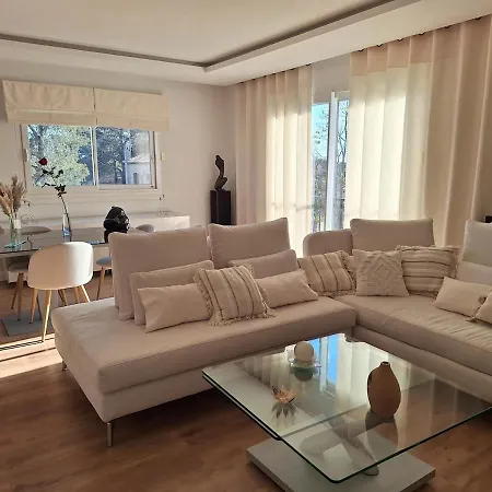 Apartment Etage Proche Bord De Quartier Boulouris Saint-Raphael (Var)