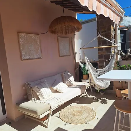 Etage Proche Bord De Quartier Boulouris Lägenhet