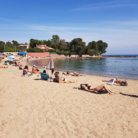 Apartment Etage Proche Bord De Quartier Boulouris Saint-Raphael (Var)