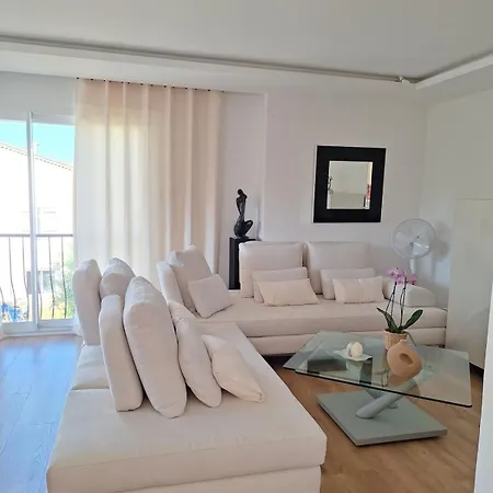 Etage Proche Bord De Quartier Boulouris Apartment