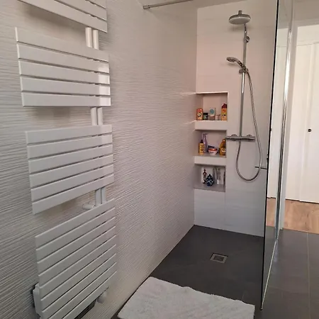 Etage Proche Bord De Quartier Boulouris شقة Saint-Raphaël