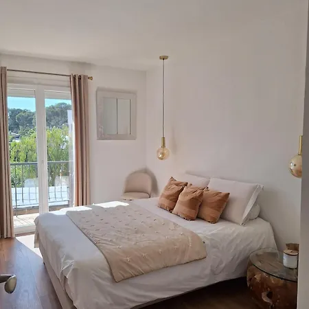 Apartment Etage Proche Bord De Quartier Boulouris Saint-Raphael (Var)