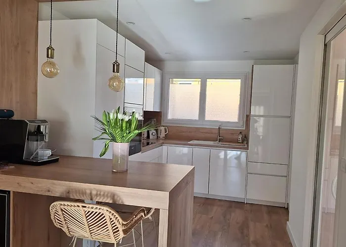 Etage Proche Bord De Quartier Boulouris *