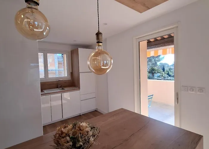 Апартаменты Etage Proche Bord De Quartier Boulouris